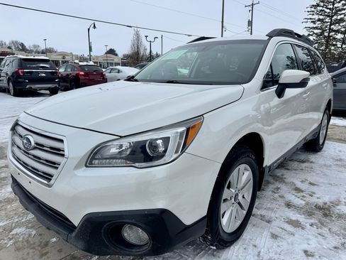 Used 2017 Subaru Outback 2.5i Premium image 4