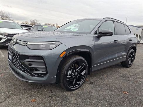 New 2026 Volkswagen Tiguan SE R-Line image 2