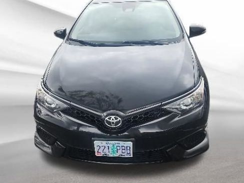 Used 2017 Toyota Corolla iM FWD image 2