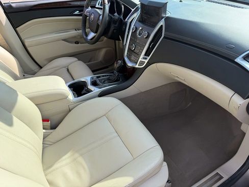 Used 2011 Cadillac SRX Luxury image 10