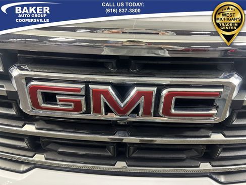 Used 2025 GMC Acadia Elevation image 31