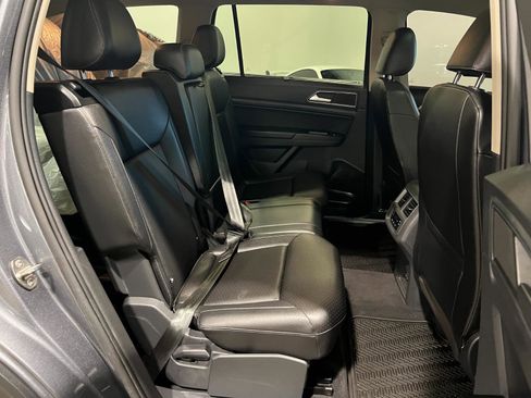 Used 2018 Volkswagen Atlas SEL w/ R-Line Package image 34