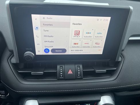 Used 2023 Toyota RAV4 XLE Premium image 15