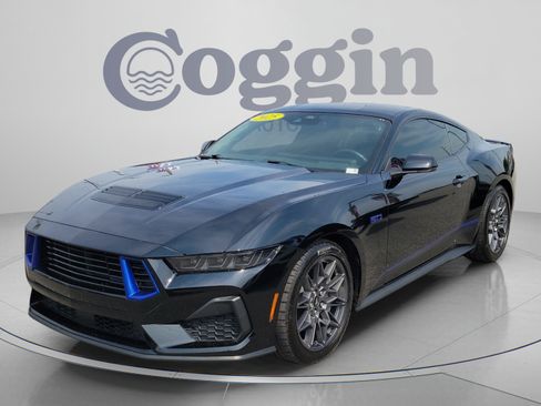 Used 2025 Ford Mustang GT Premium RWD image 1