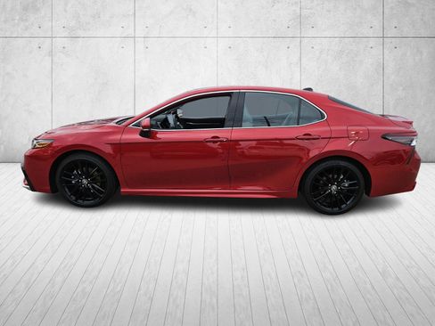 Used 2024 Toyota Camry XSE image 4