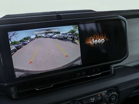 Used 2025 Jeep Wrangler Unlimited Sahara image 20