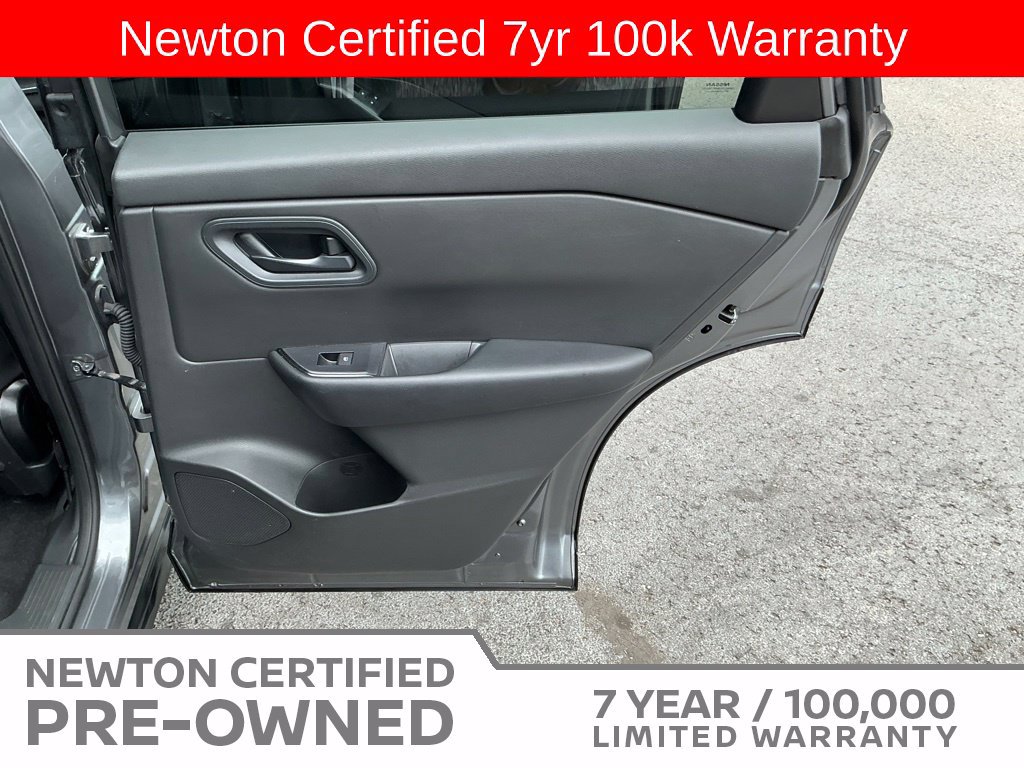 Used 2024 Nissan Rogue S AWD/4WD image 36
