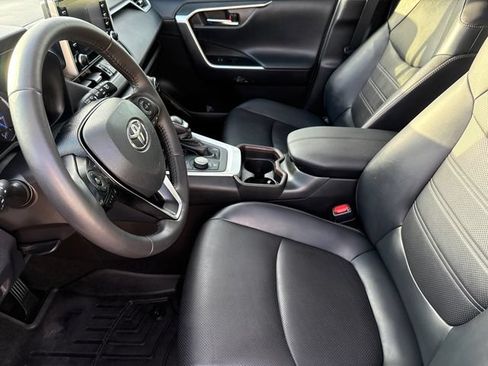 Used 2020 Toyota RAV4 Limited AWD/4WD image 20