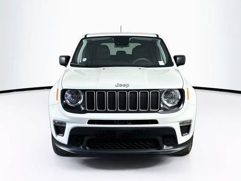 Used 2023 Jeep Renegade Latitude AWD/4WD image 6