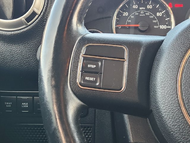 Used 2013 Jeep Wrangler Unlimited Rubicon AWD/4WD image 27