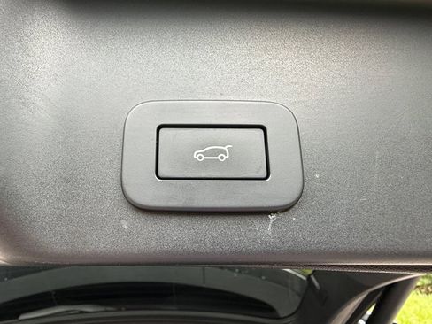 Used 2023 Land Rover Range Rover Evoque S AWD/4WD image 15