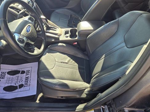 Used 2012 Ford Focus SEL image 16