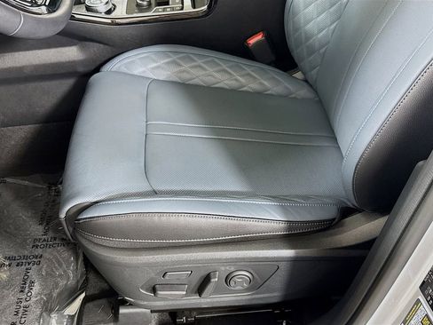 Used 2025 Kia Sorento SX Prestige image 20