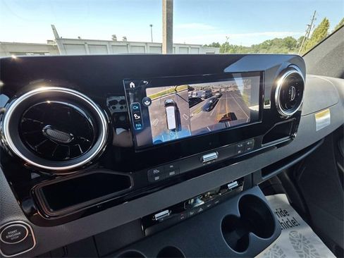 New 2025 Mercedes-Benz Sprinter 2500 image 13