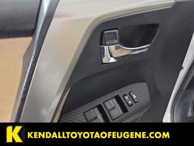 Used 2015 Toyota RAV4 XLE AWD/4WD image 10
