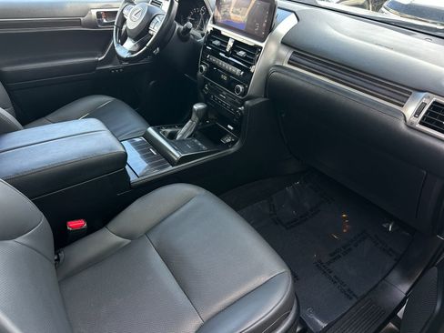 Used 2023 Lexus GX 460 Premium w/ Premium Package image 19