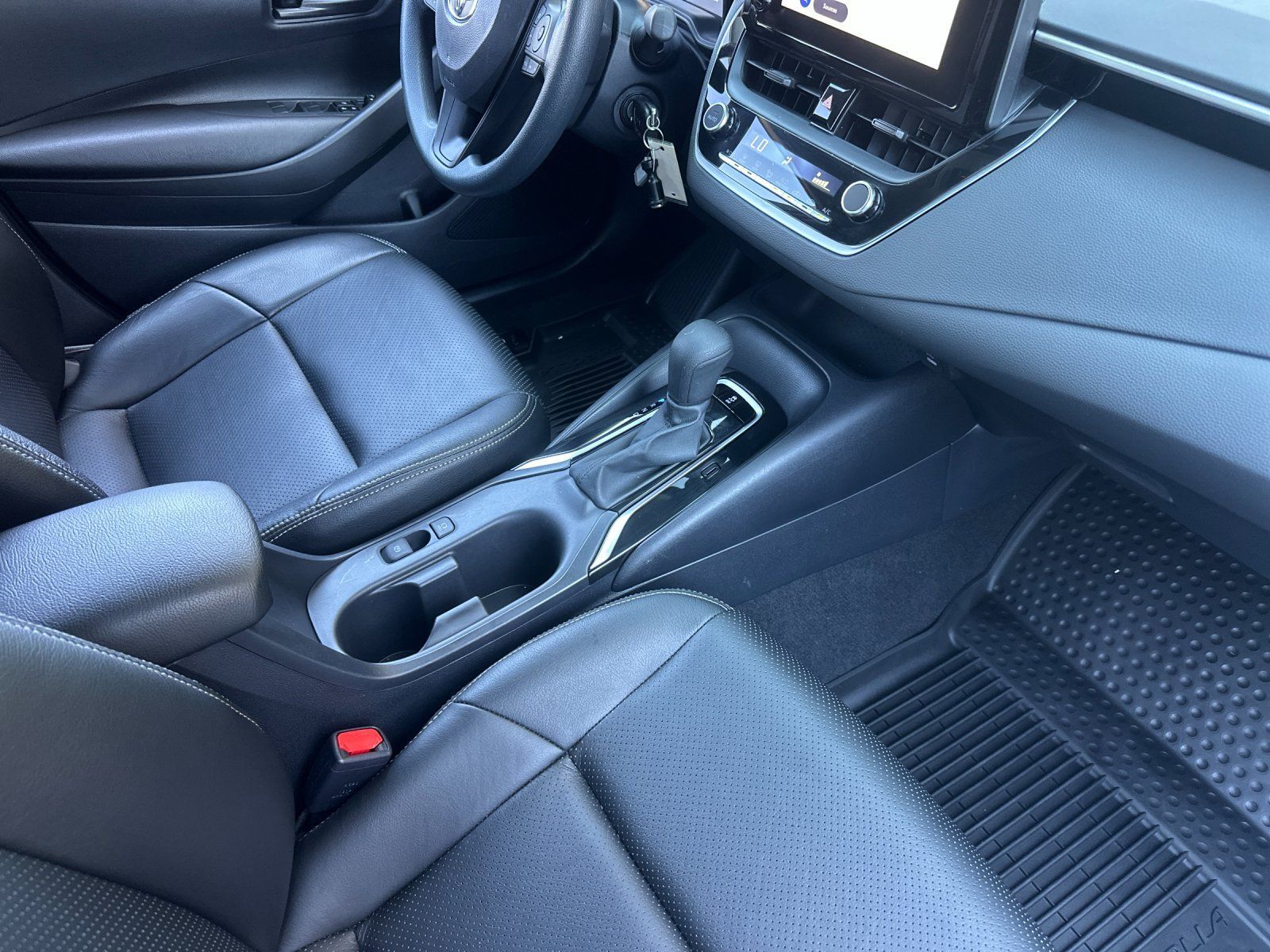 Used 2024 Toyota Corolla LE FWD image 15