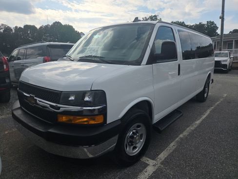 Used 2025 Chevrolet Express 3500 LT w/ LT Preferred Equipment Group RWD image 1