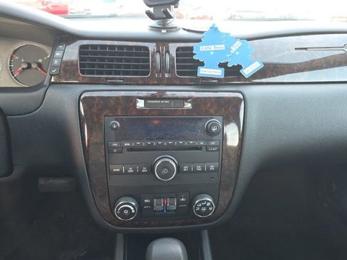 Used 2016 Chevrolet Impala LT image 10