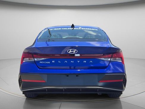 Used 2025 Hyundai Elantra SEL FWD image 6