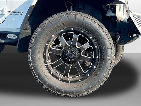 Used 2018 Jeep Wrangler Unlimited Sport AWD/4WD image 9