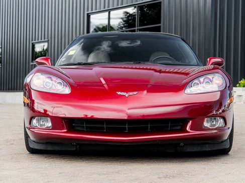 Used 2007 Chevrolet Corvette Coupe w/ Preferred Equipment Group RWD image 4