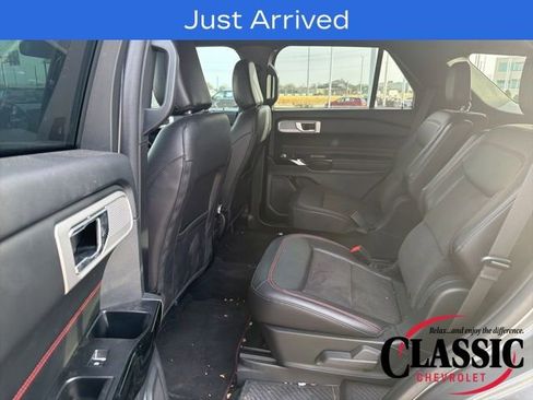 Used 2023 Ford Explorer ST-Line w/ Class IV Trailer Tow Package image 27