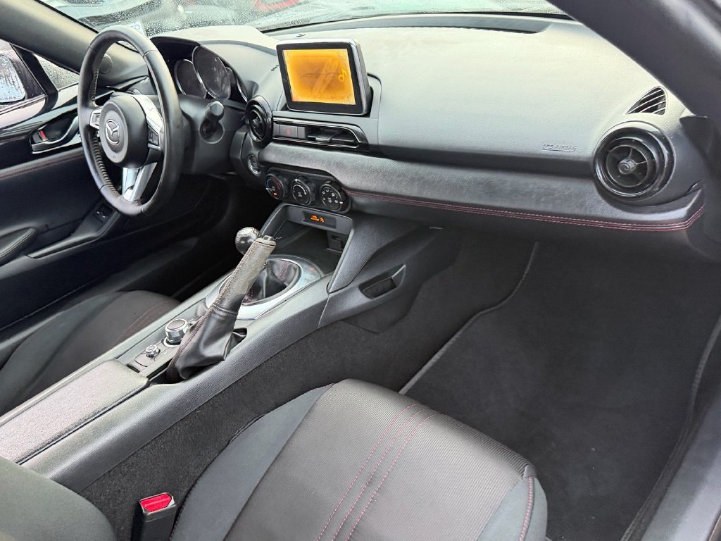 Used 2016 MAZDA MX-5 Miata Club RWD image 16