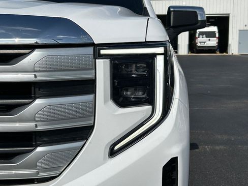 Used 2023 GMC Sierra 1500 SLE AWD/4WD image 12