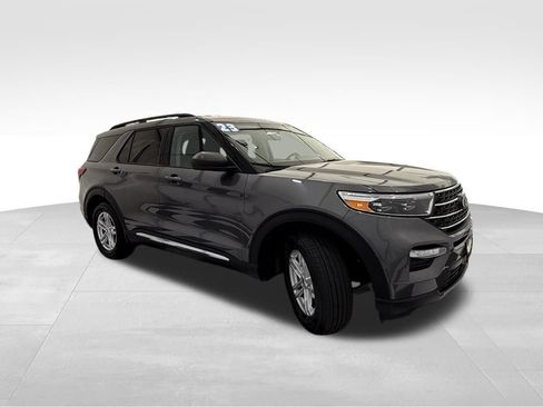 Used 2023 Ford Explorer XLT w/ Equipment Group 202A image 9