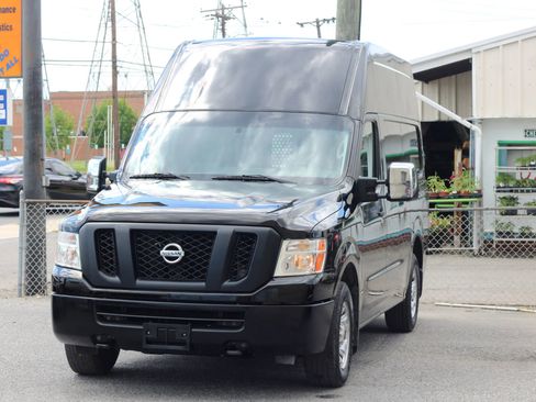 Used 2021 Nissan NV 2500 SV w/ Back Door Glass Package RWD image 3