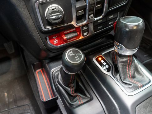 Used 2020 Jeep Gladiator Rubicon image 27