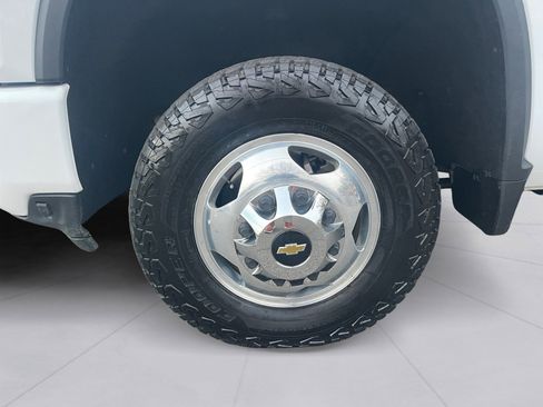 Used 2021 Chevrolet Silverado 3500 High Country w/ Snow Plow Prep/Camper Package image 9