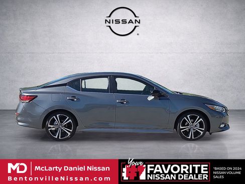 Used 2023 Nissan Sentra SR FWD image 6