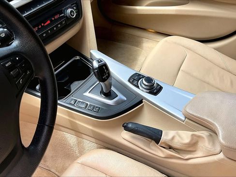 Used 2013 BMW 328i Sedan RWD image 17