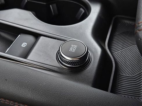 Used 2025 Ford Explorer Active w/ Active Comfort Package image 21