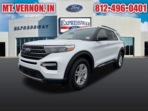 Used 2024 Ford Explorer XLT w/ Equipment Group 202A AWD/4WD image 3
