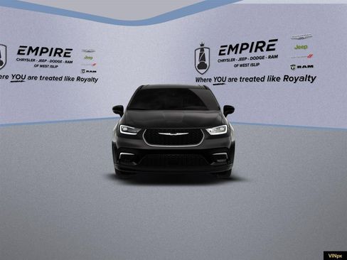 New 2026 Chrysler Pacifica Select image 14