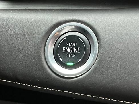 Used 2024 Cadillac Escalade ESV Sport Platinum w/ LPO, ONYX Package AWD/4WD image 24