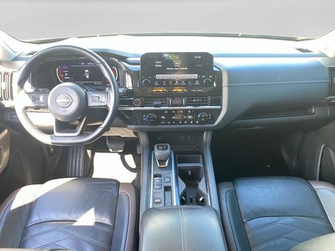 Used 2023 Nissan Pathfinder Platinum FWD image 15