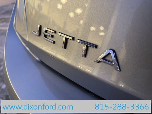 Used 2024 Volkswagen Jetta SE image 25