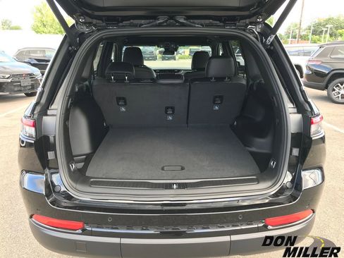 New 2025 Jeep Grand Cherokee Limited w/ Black Appearance Package image 29