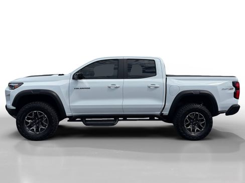 Used 2024 Chevrolet Colorado ZR2 w/ ZR2 Convenience Package III AWD/4WD image 2