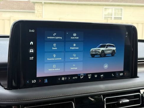 Used 2026 Lincoln Aviator Reserve w/ Luxury Package AWD/4WD image 42