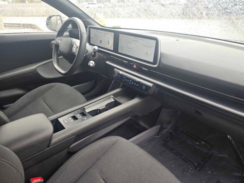 Used 2024 Hyundai Ioniq 6 SE RWD image 12