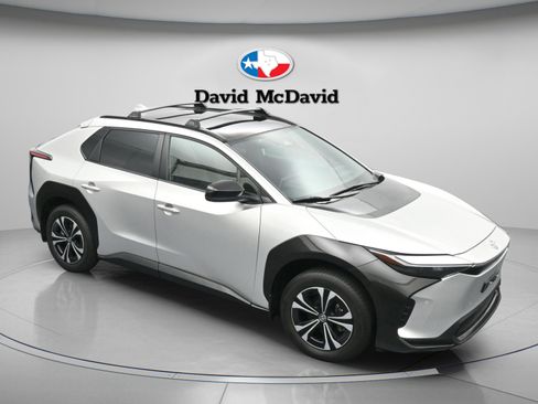 Used 2024 Toyota bZ4X XLE w/ Weather Package AWD/4WD image 32