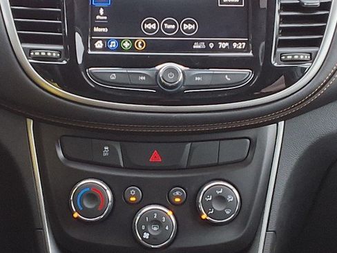 Used 2018 Chevrolet Trax LS w/ Fleet Convenience Package FWD image 18