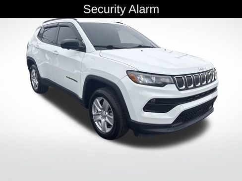 Certified 2022 Jeep Compass Latitude w/ Convenience Group image 9