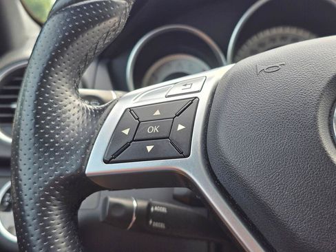 Used 2013 Mercedes-Benz C 250 Sedan image 19