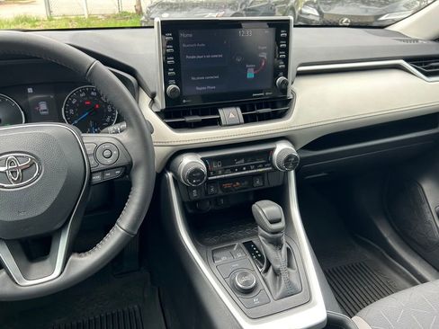 Used 2022 Toyota RAV4 XLE w/ Convenience Package AWD/4WD image 19